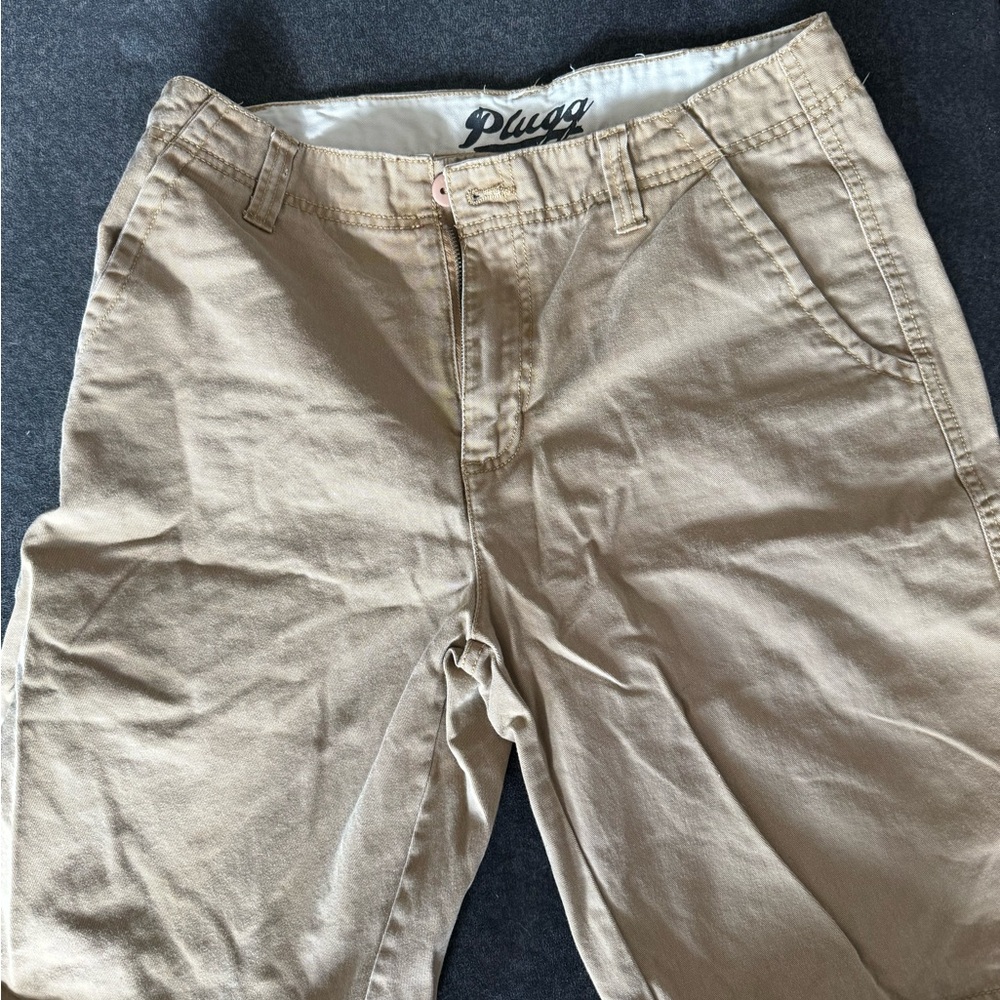 Plugg Khaki shorts